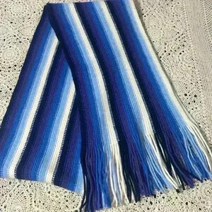 100% Geelong Super Lambswool scarf